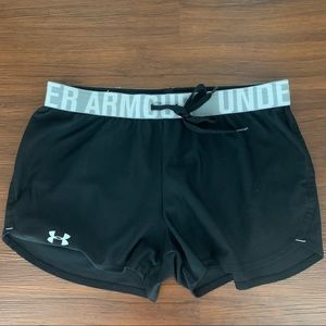 Under Armour black shorts - M
